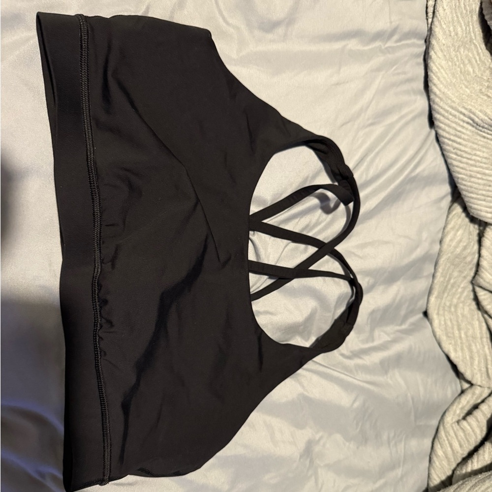 Black Lululemon sports bra